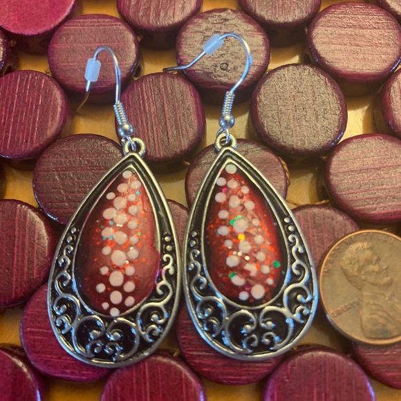 Hand painted red and silver drop earrings - Picture 2 of 4